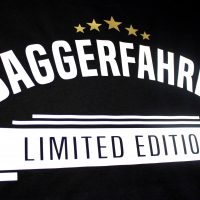 Natürlich kann man auch seinen Beruf besonders in Szene setzen mit einem coolen Motto T-Shirt.