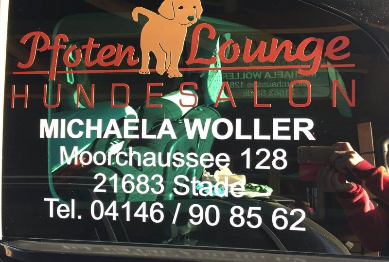 Seitenscheibenbeschriftung für die Pfotenlounge