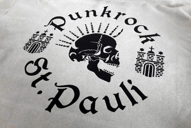 Dieses Motiv wünschte sich eine Kundin auf einem Kapuzenpulli.